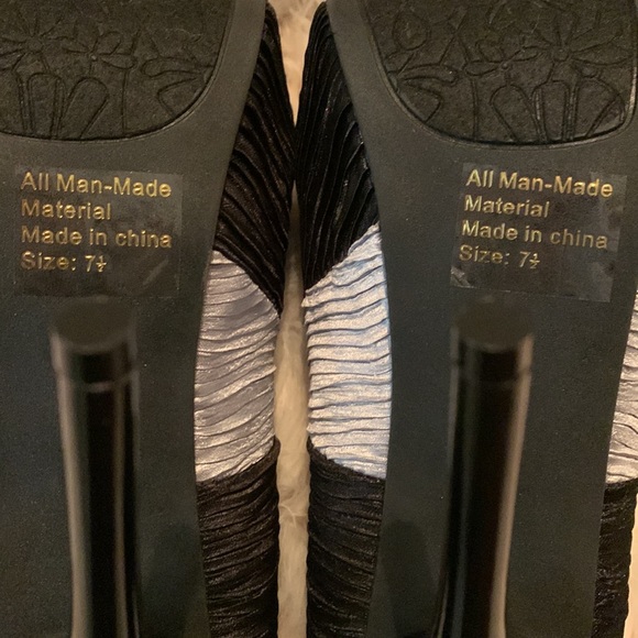 Lady Luxe Heels 👠 BNWOT - Picture 7 of 8